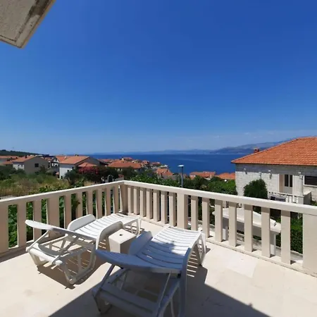 Apartment More 아파트 포스티라