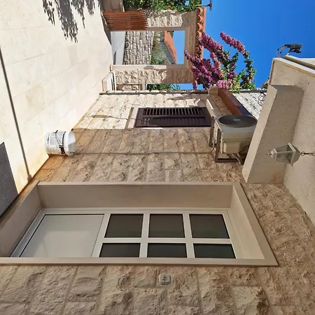 Apartment More Postira