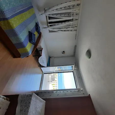 Apartment More פוסטיר