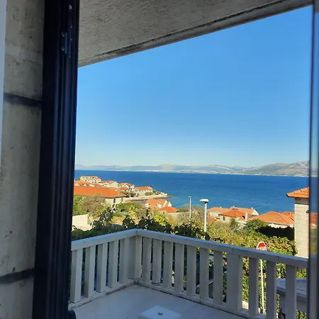 Apartment More דירה פוסטיר